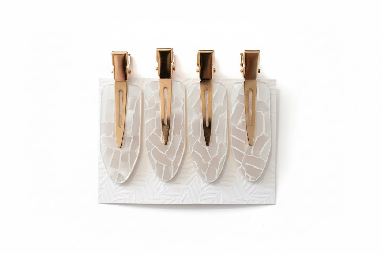 Creme Haarspangen Detailansicht, zeitloses Design